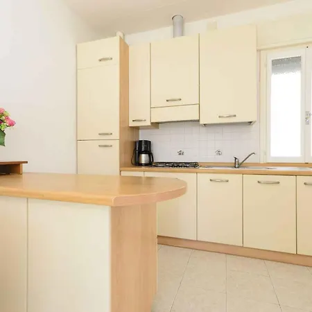 Apartment In Lignano 21669